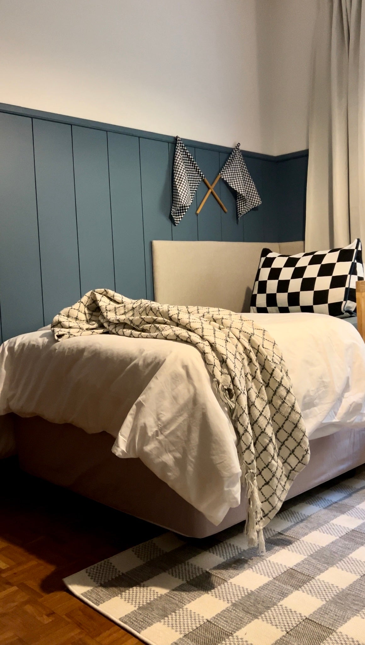 20cm Shiplap Panelling - Half Board with 1.2m Top Trim (1300L x 600W)