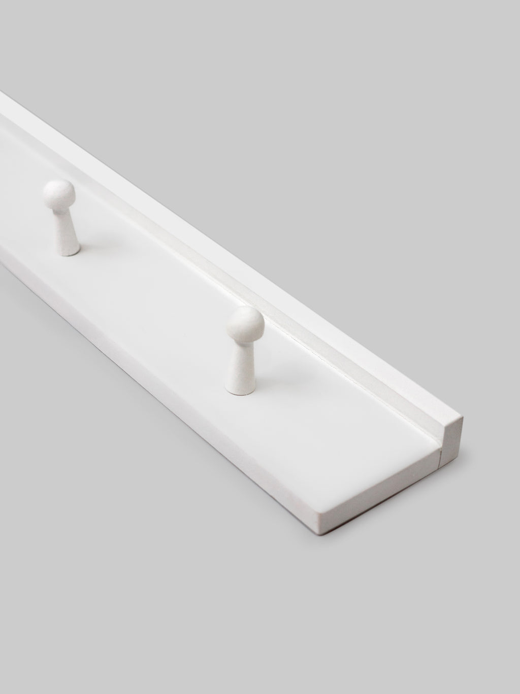Shaker Peg Rail (5 Pegs)